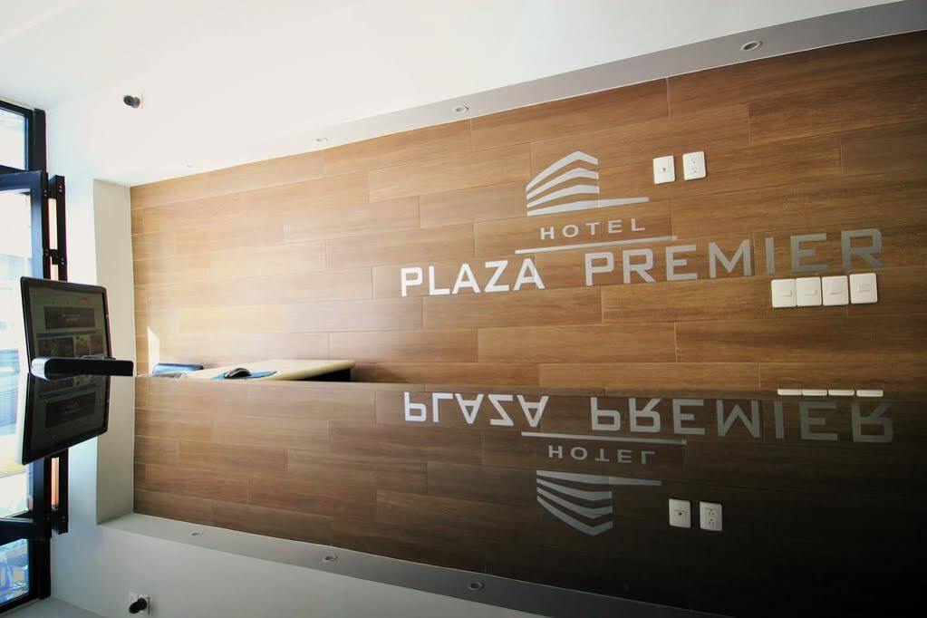 Capital O Hotel Plaza Premier Leon Exterior photo