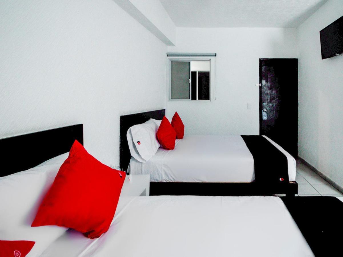 Capital O Hotel Plaza Premier Leon Exterior photo