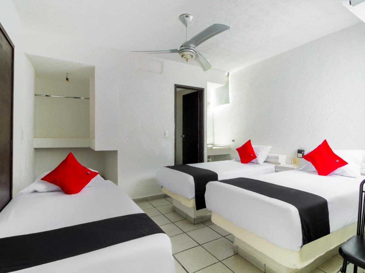 Capital O Hotel Plaza Premier Leon Exterior photo